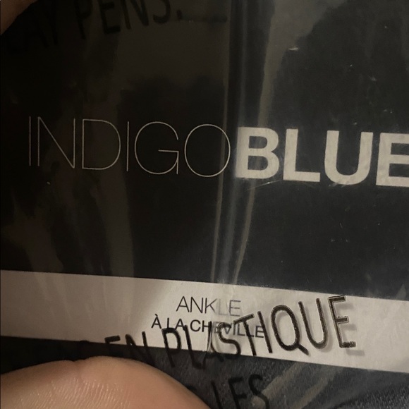 NWT Maternity Indigo Blue Black Wash Jeans - Picture 2 of 2